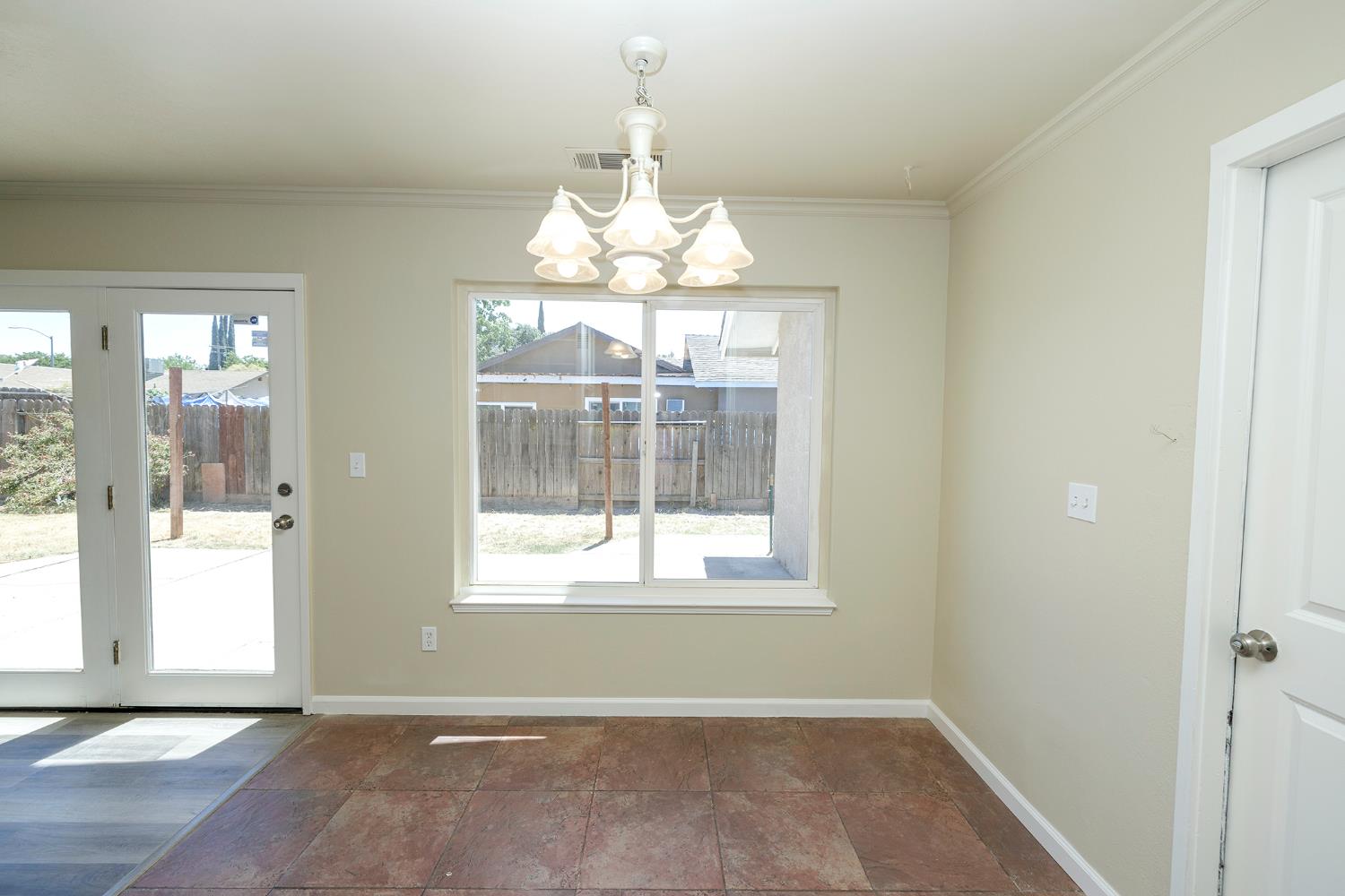 Detail Gallery Image 16 of 42 For 2020 Preston Ln, Modesto,  CA 95355 - 3 Beds | 2 Baths