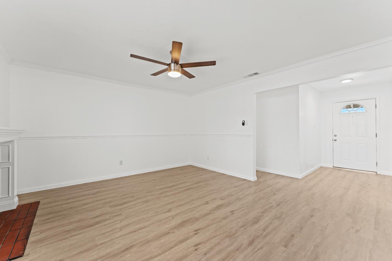 Detail Gallery Image 4 of 33 For 6036 Ellerslee Dr, Carmichael,  CA 95608 - 3 Beds | 2 Baths