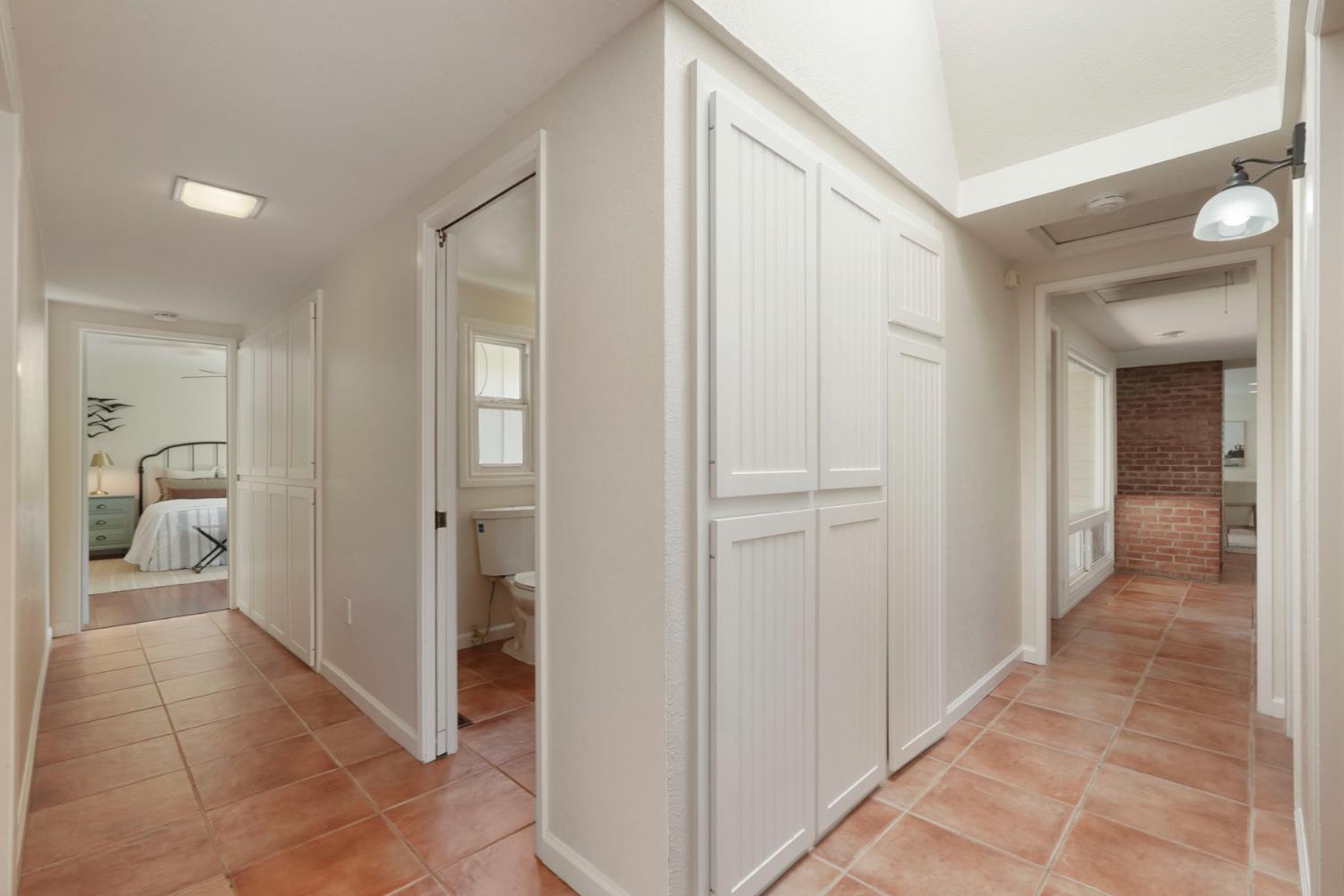 Detail Gallery Image 21 of 52 For 411 King Rd, Roseville,  CA 95678 - 4 Beds | 3 Baths