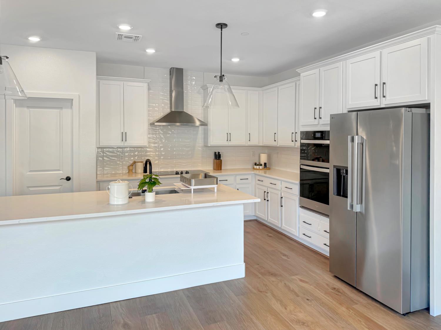 Detail Gallery Image 3 of 18 For 3279 Orso Grande St, Manteca,  CA 95337 - 5 Beds | 3/1 Baths