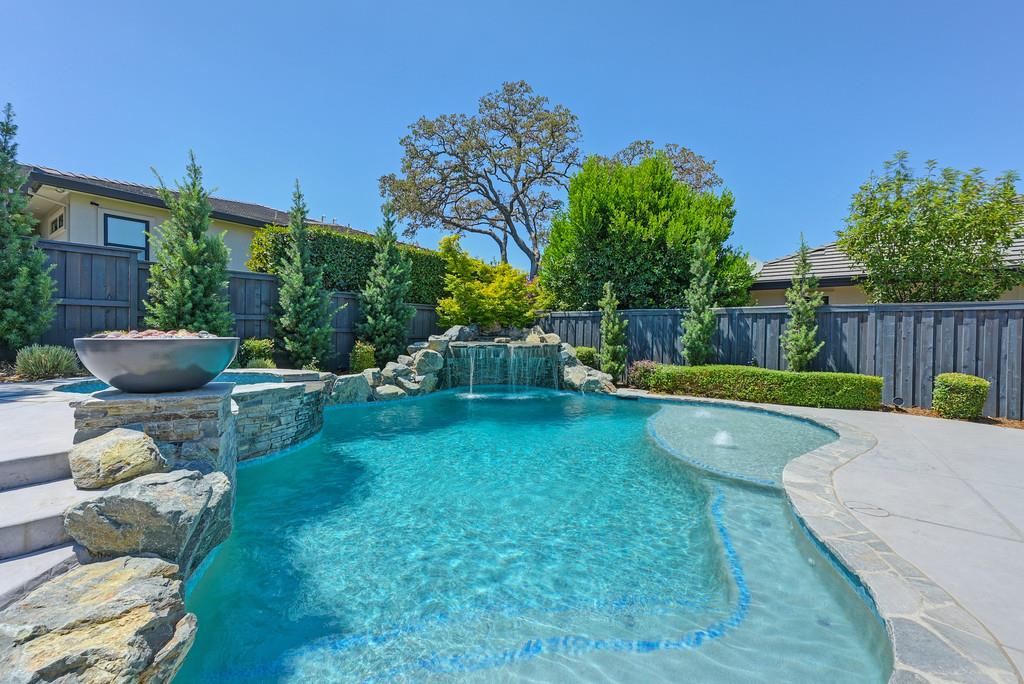 Detail Gallery Image 58 of 94 For 689 Oreno Cir, Folsom,  CA 95630 - 5 Beds | 4/1 Baths
