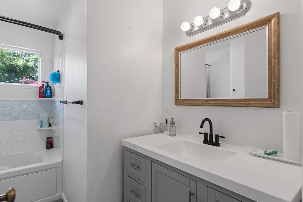 Detail Gallery Image 17 of 30 For 1904 Hunt Ave, Modesto,  CA 95350 - 3 Beds | 2 Baths