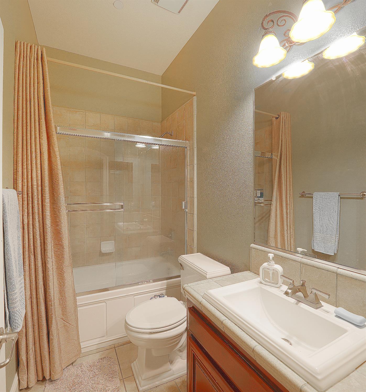 Detail Gallery Image 32 of 97 For 1340 Bella Cir, Lincoln,  CA 95648 - 7 Beds | 5 Baths