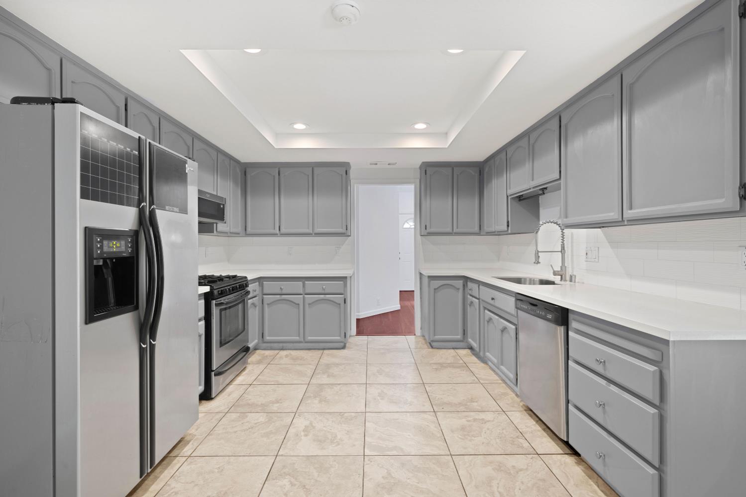 Detail Gallery Image 5 of 36 For 2528 Cabernet Way, Rancho Cordova,  CA 95670 - 3 Beds | 2 Baths