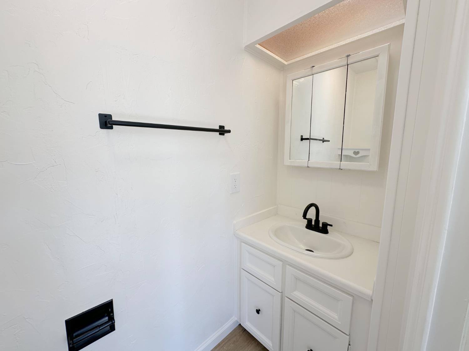 Detail Gallery Image 7 of 21 For 77094 Lauppe Ln, Citrus Heights,  CA 95621 - 3 Beds | 1/1 Baths