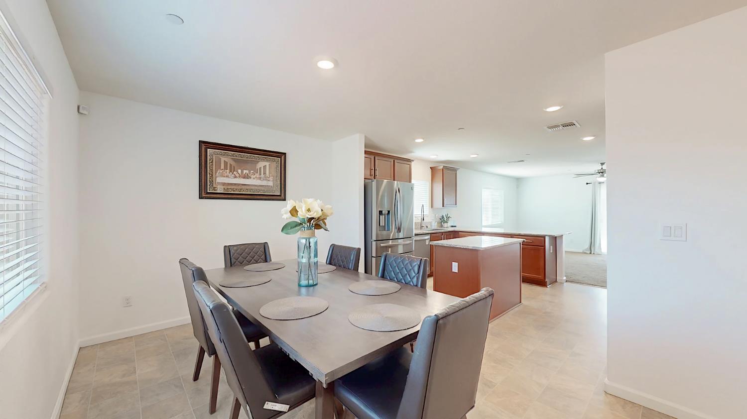 Detail Gallery Image 8 of 44 For 131 Sterling St, Los Banos,  CA 93635 - 3 Beds | 2 Baths