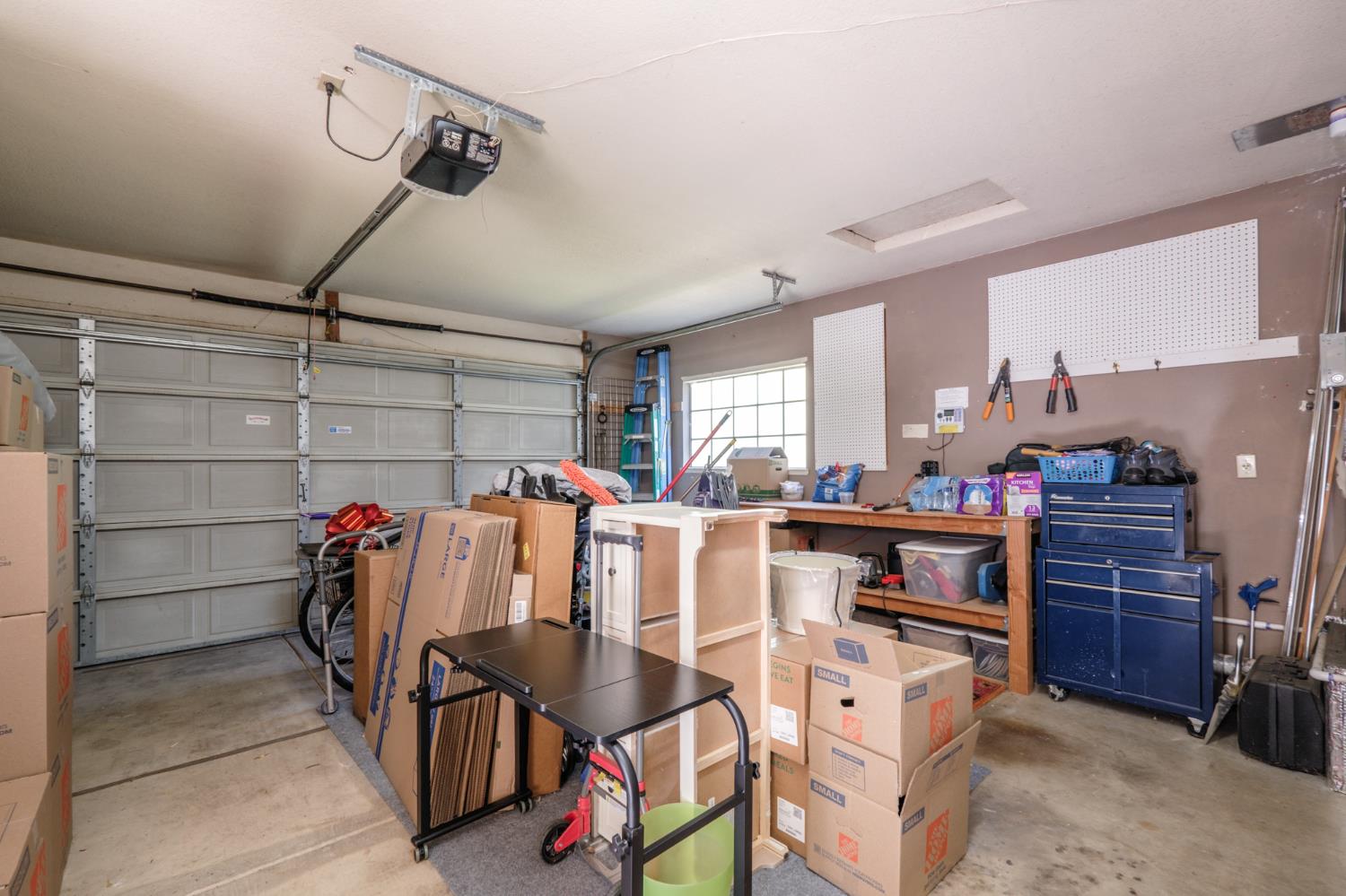 Detail Gallery Image 47 of 63 For 5148 Walnut Place Ln, Carmichael,  CA 95608 - 3 Beds | 2 Baths