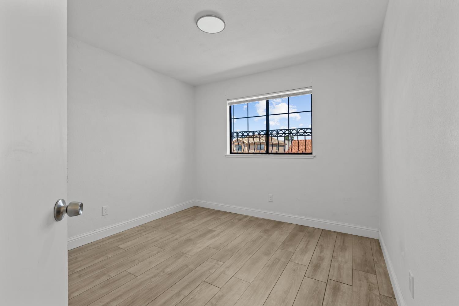 Detail Gallery Image 27 of 44 For 5038 Felicia Way, Elk Grove,  CA 95758 - 3 Beds | 2/1 Baths