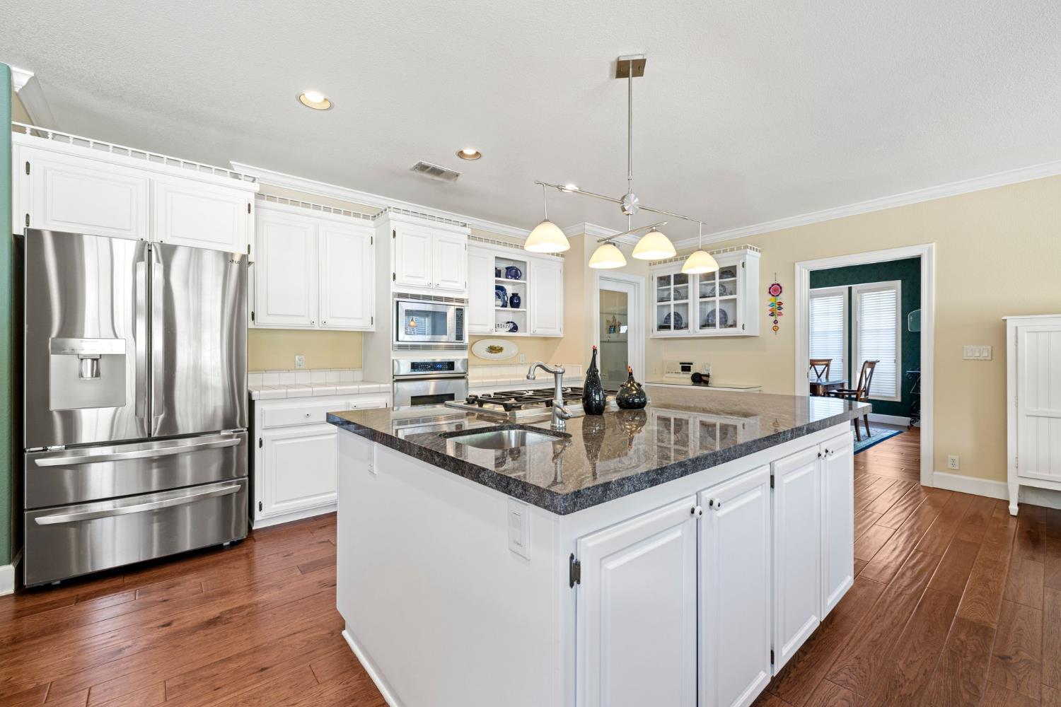 Detail Gallery Image 13 of 58 For 4330 Hale Ranch Ln, Fair Oaks,  CA 95628 - 4 Beds | 3 Baths