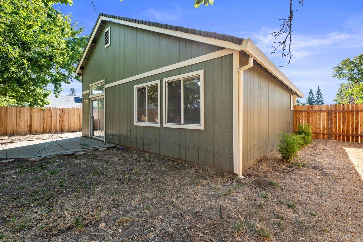 Detail Gallery Image 16 of 17 For 8435 Dartford Dr, Sacramento,  CA 95823 - 3 Beds | 2 Baths