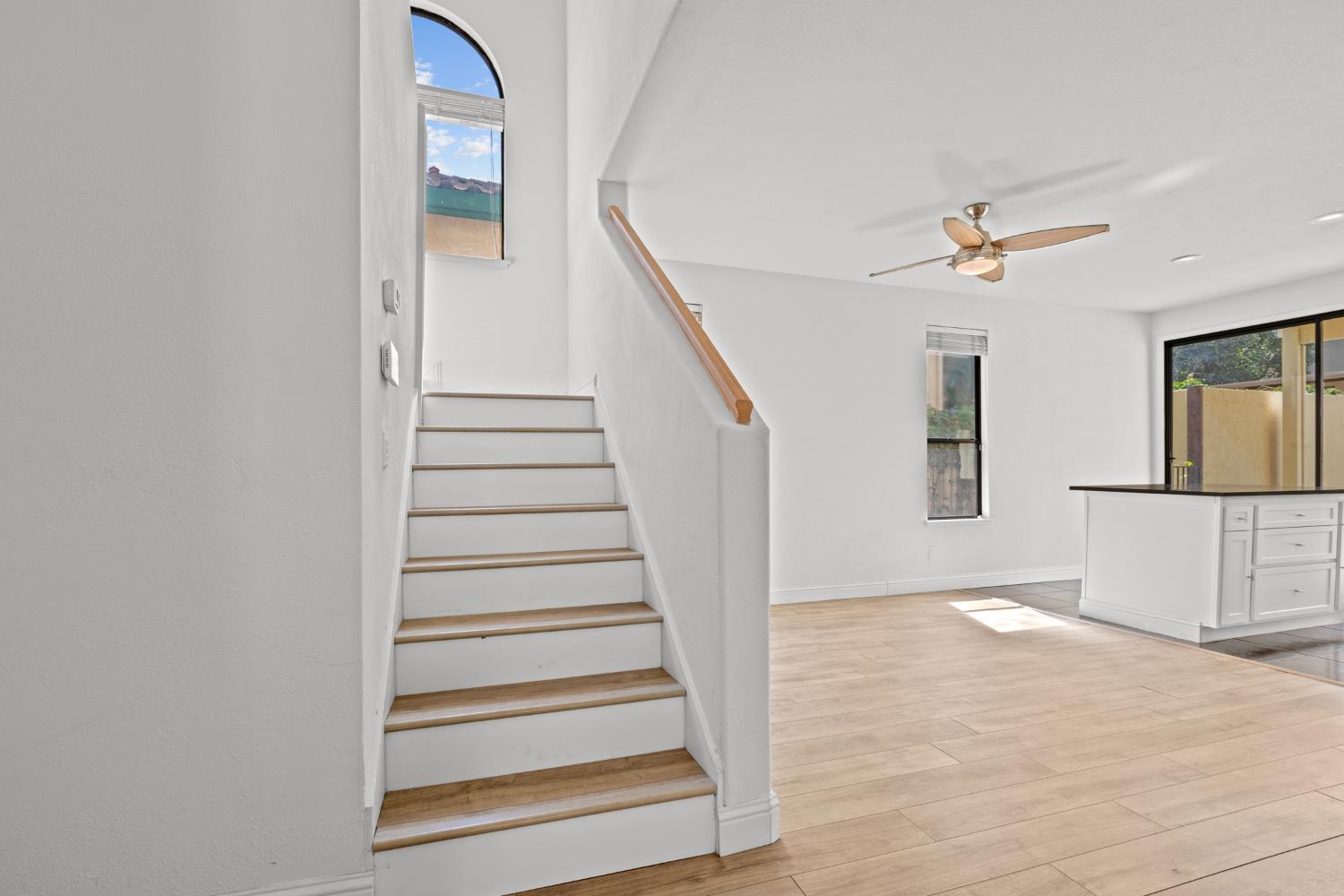 Detail Gallery Image 14 of 44 For 5038 Felicia Way, Elk Grove,  CA 95758 - 3 Beds | 2/1 Baths