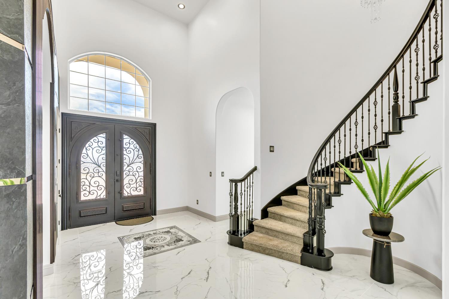 Detail Gallery Image 14 of 98 For 14537 Mira Vista Ln, Lockeford,  CA 95237 - 7 Beds | 4/1 Baths