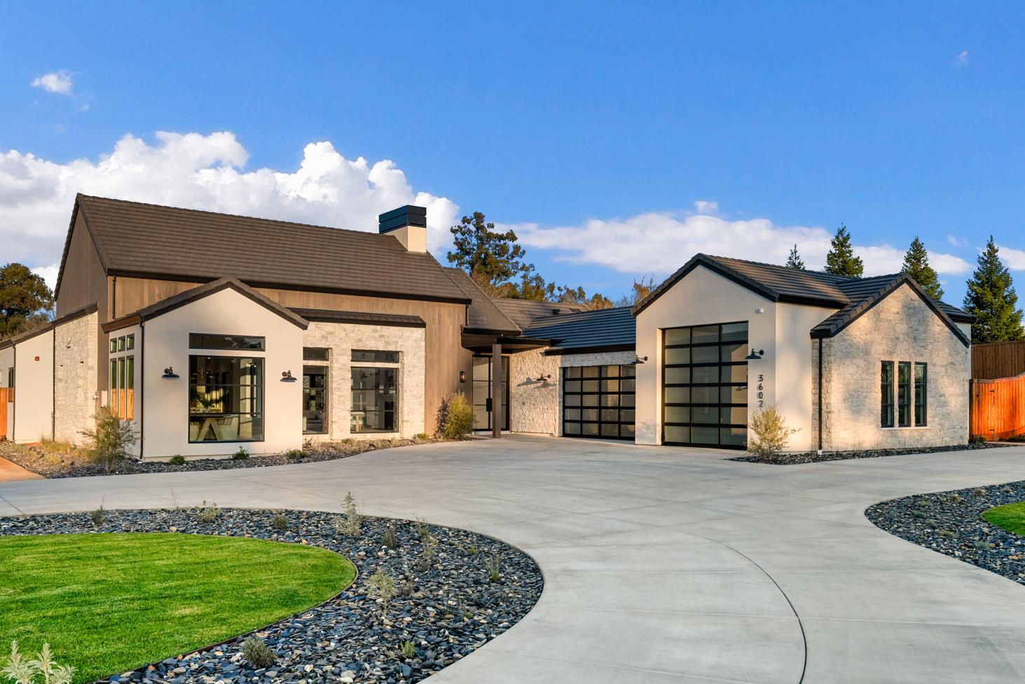 Detail Gallery Image 1 of 72 For 9260 Hilltop Pl, Loomis,  CA 95650 - 4 Beds | 5 Baths