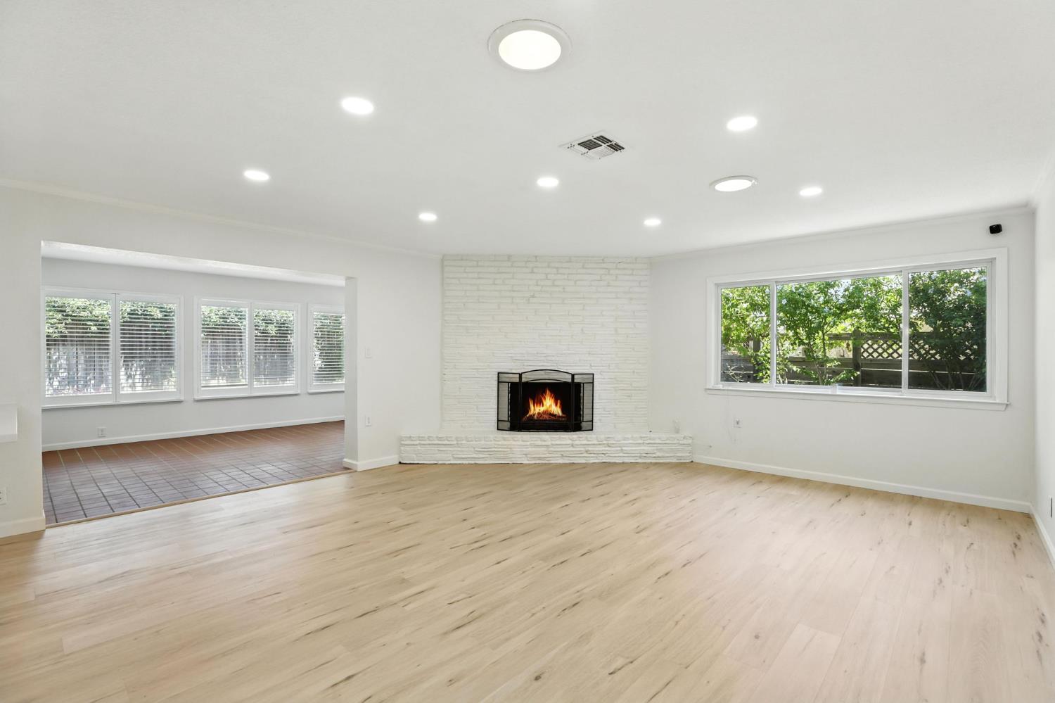 Detail Gallery Image 13 of 37 For 7969 Glenbar Way, Fair Oaks,  CA 95628 - 4 Beds | 2/1 Baths