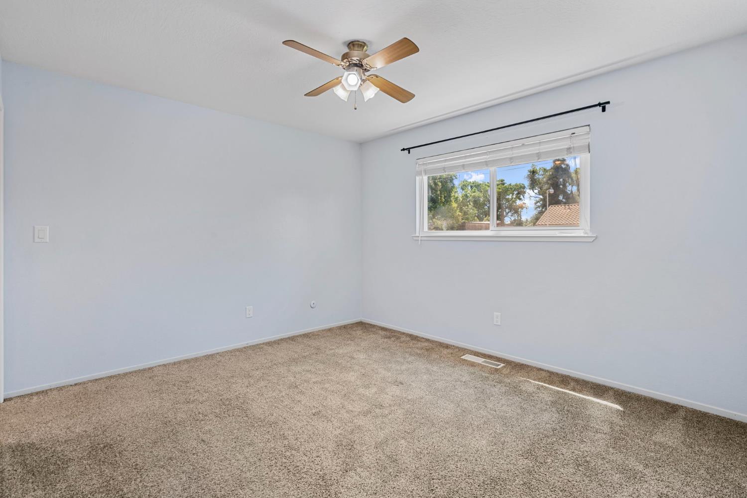 Detail Gallery Image 31 of 40 For 2040 Edgebrook Dr, Modesto,  CA 95354 - 3 Beds | 2 Baths