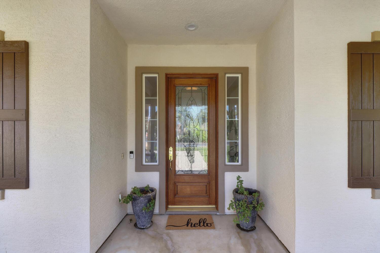 Detail Gallery Image 10 of 92 For 9896 Silvergate Ln, Elk Grove,  CA 95624 - 5 Beds | 3 Baths