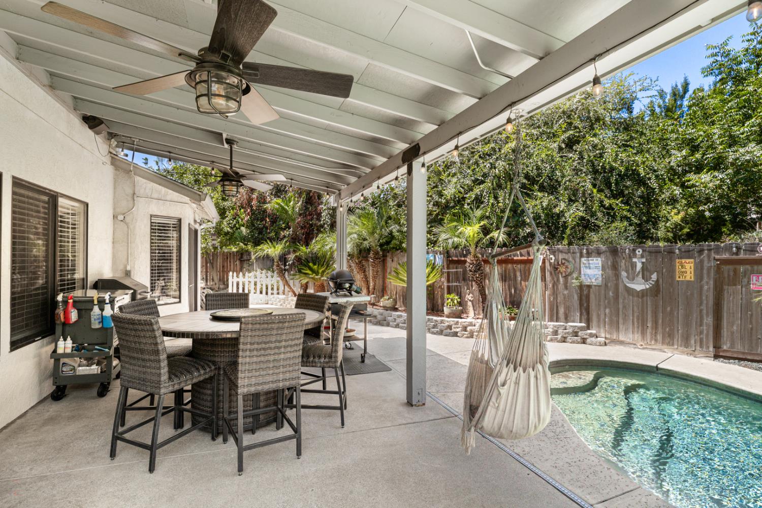 Detail Gallery Image 29 of 39 For 1551 Arnell Pl, Manteca,  CA 95337 - 3 Beds | 2/1 Baths