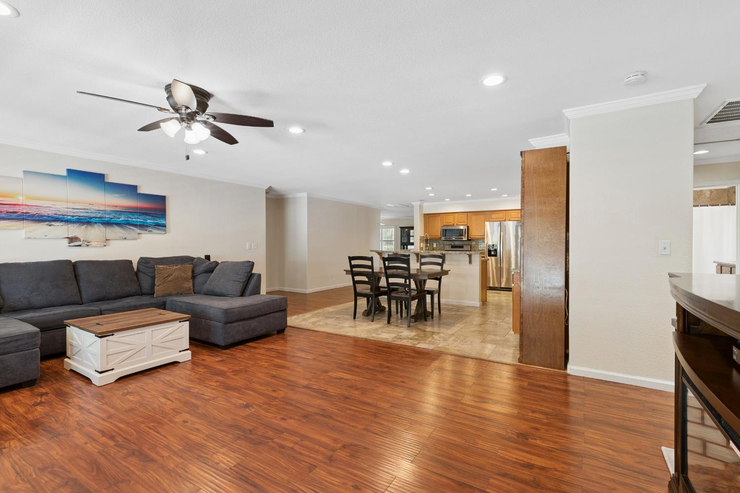 Detail Gallery Image 12 of 46 For 1162 Michelle Ct, Ripon,  CA 95366 - 5 Beds | 2 Baths