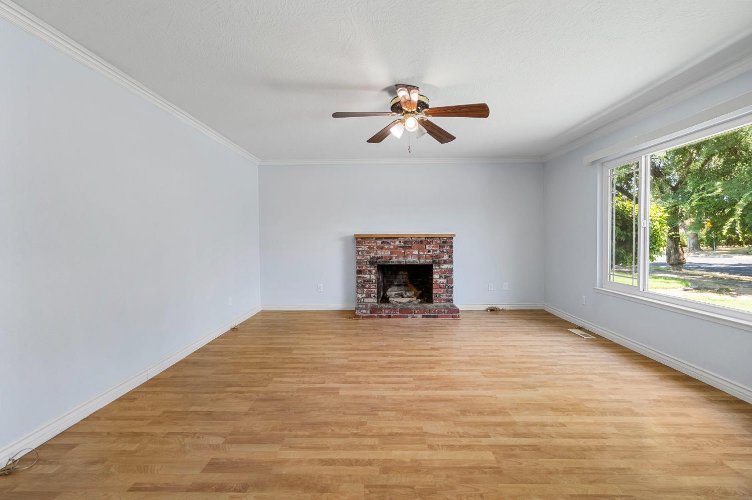 Detail Gallery Image 10 of 40 For 2040 Edgebrook Dr, Modesto,  CA 95354 - 3 Beds | 2 Baths