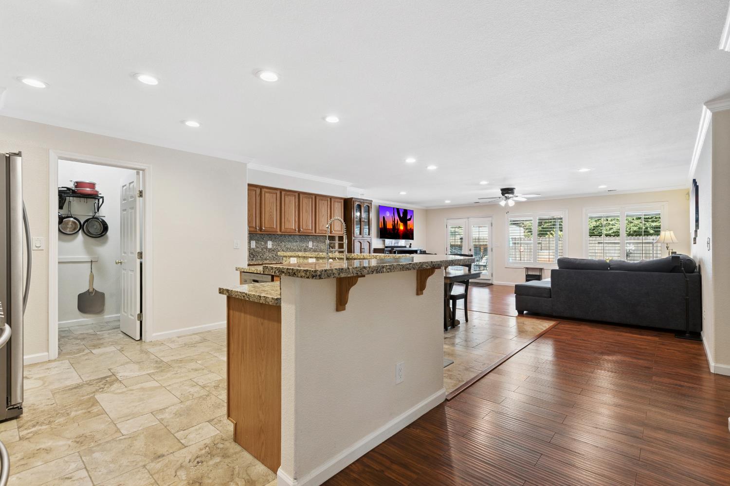 Detail Gallery Image 14 of 46 For 1162 Michelle Ct, Ripon,  CA 95366 - 5 Beds | 2 Baths