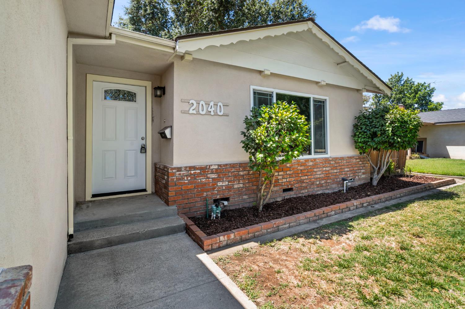 Detail Gallery Image 6 of 40 For 2040 Edgebrook Dr, Modesto,  CA 95354 - 3 Beds | 2 Baths