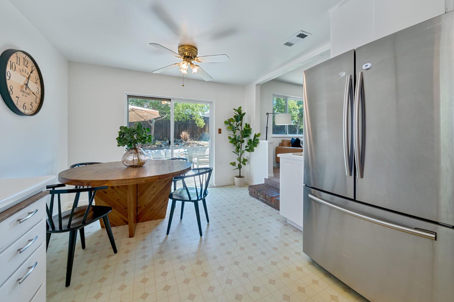 Detail Gallery Image 8 of 32 For 7712 Hyssop Ct, Citrus Heights,  CA 95621 - 3 Beds | 1 Baths