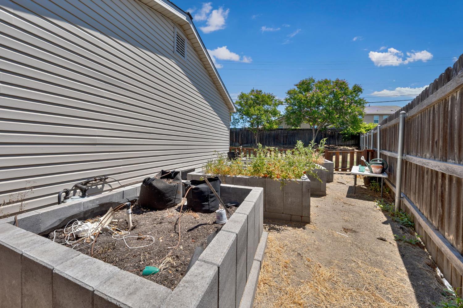 Detail Gallery Image 31 of 32 For 7712 Hyssop Ct, Citrus Heights,  CA 95621 - 3 Beds | 1 Baths