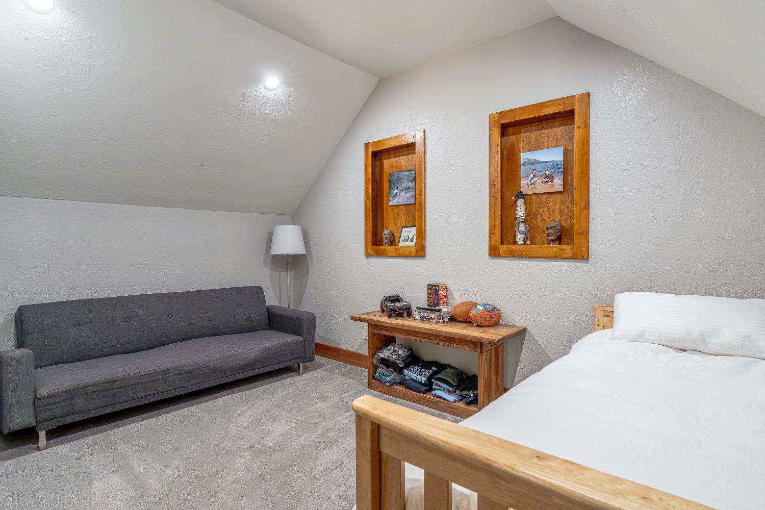 Detail Gallery Image 39 of 47 For 10854 Royal Crest Dr, Truckee,  CA 96161 - 2 Beds | 1/1 Baths