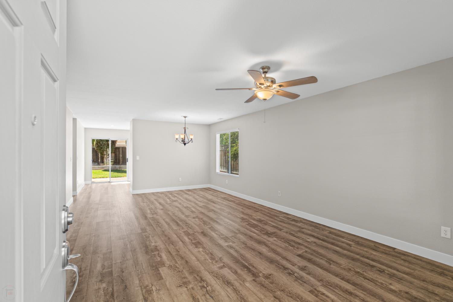 Detail Gallery Image 5 of 31 For 1566 Parkside Ct, Tracy,  CA 95376 - 3 Beds | 2 Baths