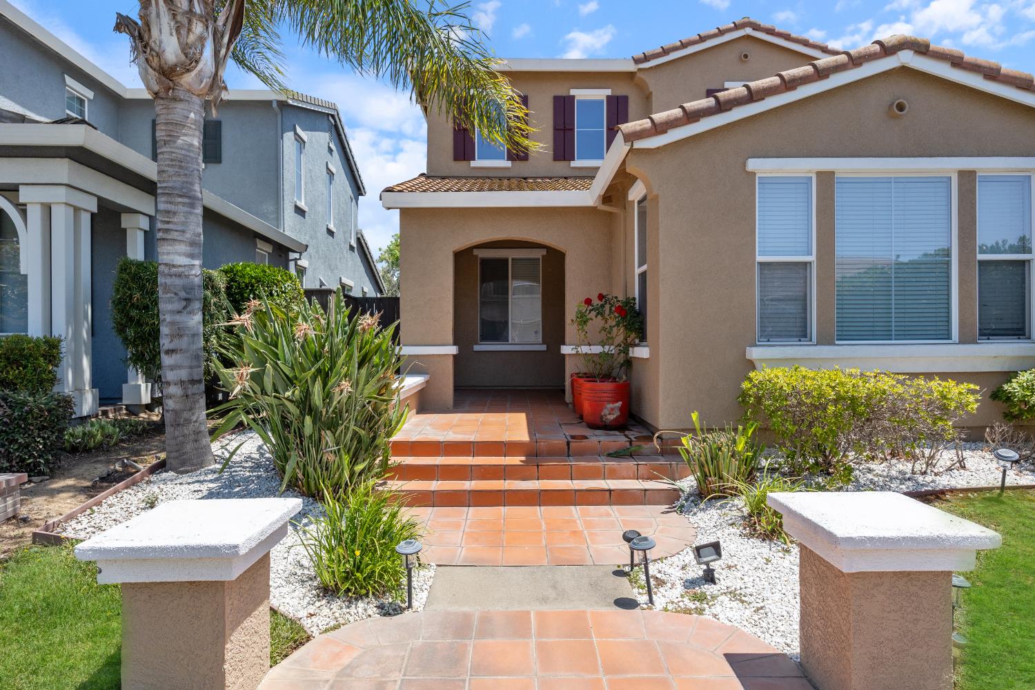 Detail Gallery Image 5 of 78 For 6904 Rio Tejo Way, Elk Grove,  CA 95757 - 5 Beds | 3 Baths