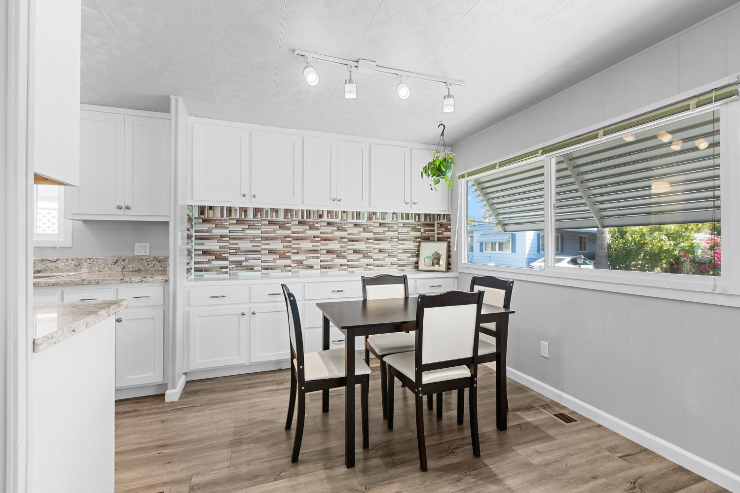 Detail Gallery Image 7 of 30 For 8181 Folsom Blvd 88, Sacramento,  CA 95826 - 2 Beds | 1 Baths