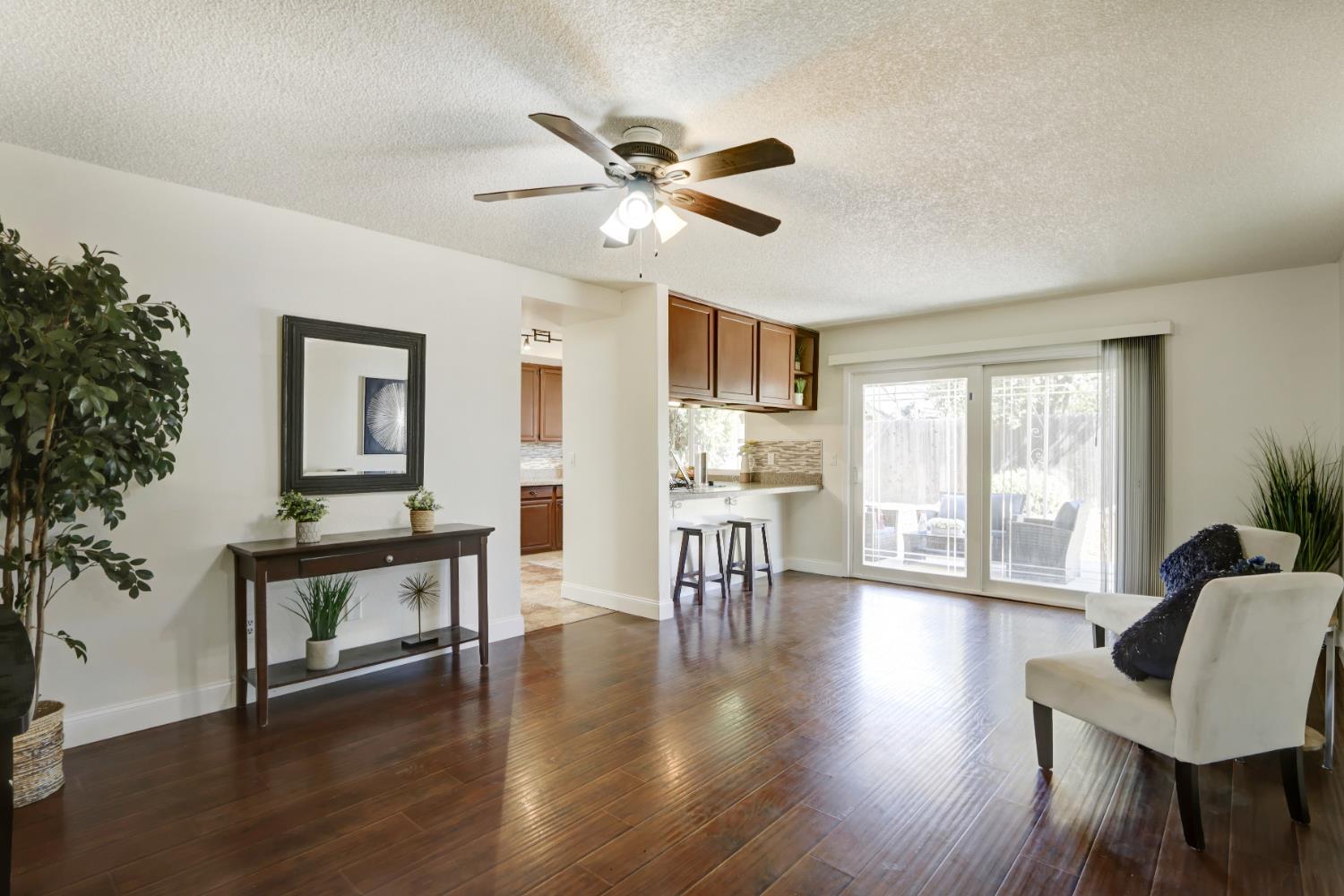 Detail Gallery Image 11 of 48 For 9013 Meadowsweet Way, Elk Grove,  CA 95624 - 4 Beds | 2 Baths