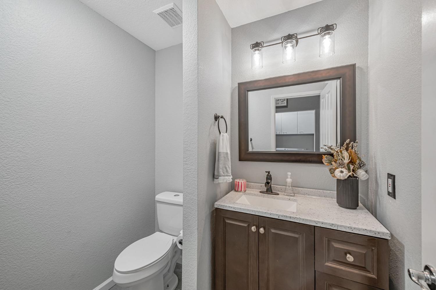 Detail Gallery Image 38 of 46 For 9065 Robbins Rd, Sacramento,  CA 95829 - 4 Beds | 2/1 Baths