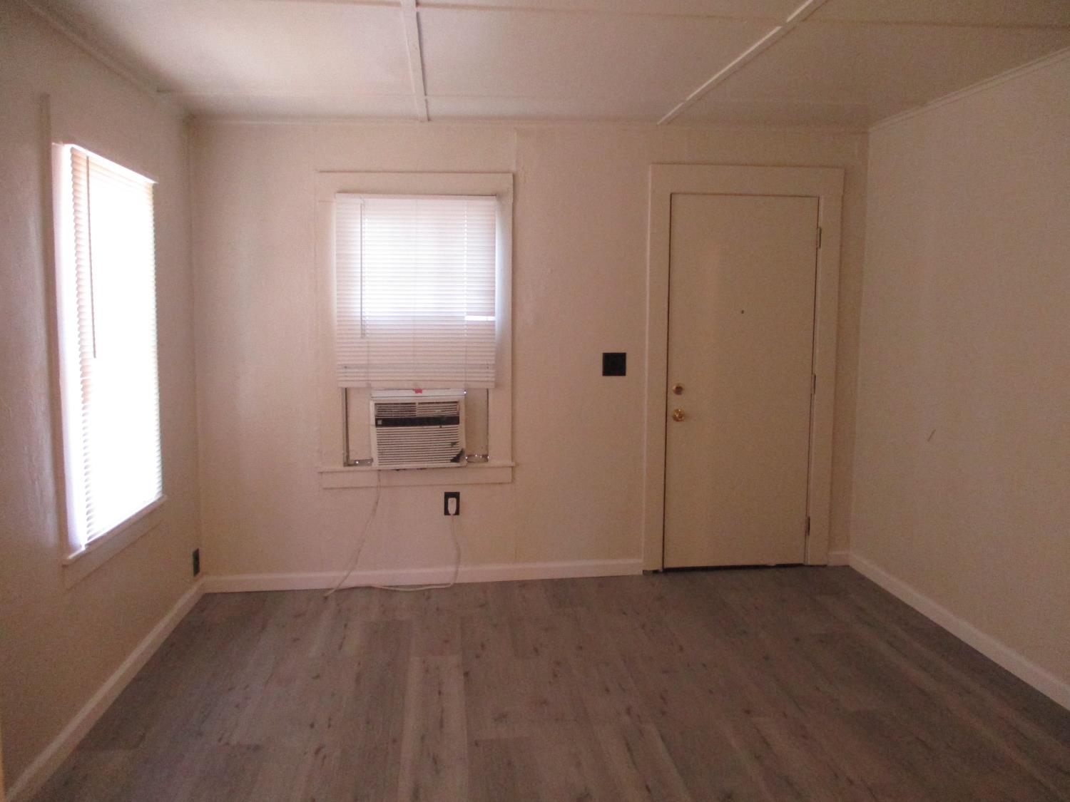 Detail Gallery Image 2 of 14 For 339 W 6th St, Stockton,  CA 95206 - 1 Beds | 1 Baths