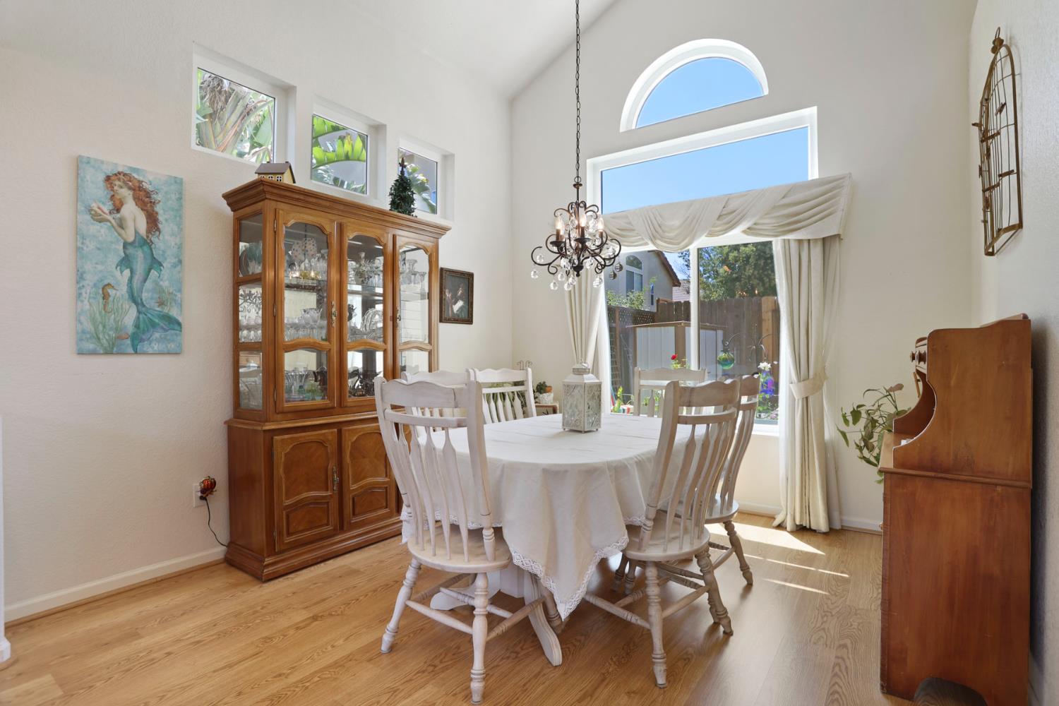 Detail Gallery Image 12 of 45 For 1145 Madera, Tracy,  CA 95377 - 4 Beds | 3 Baths