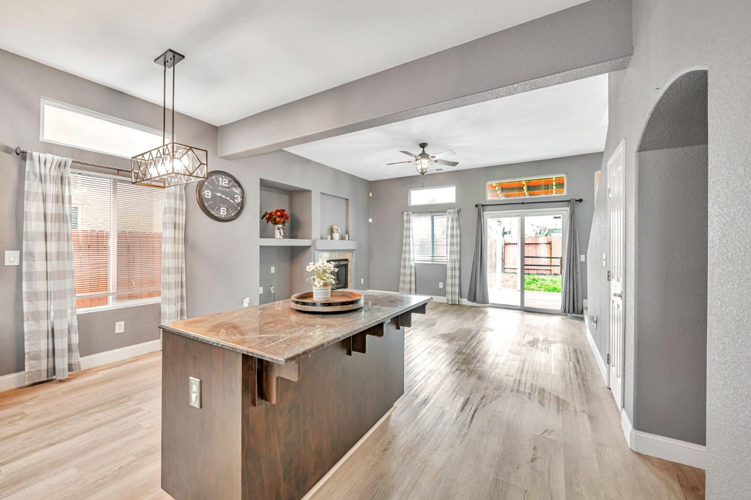 Detail Gallery Image 13 of 46 For 9065 Robbins Rd, Sacramento,  CA 95829 - 4 Beds | 2/1 Baths