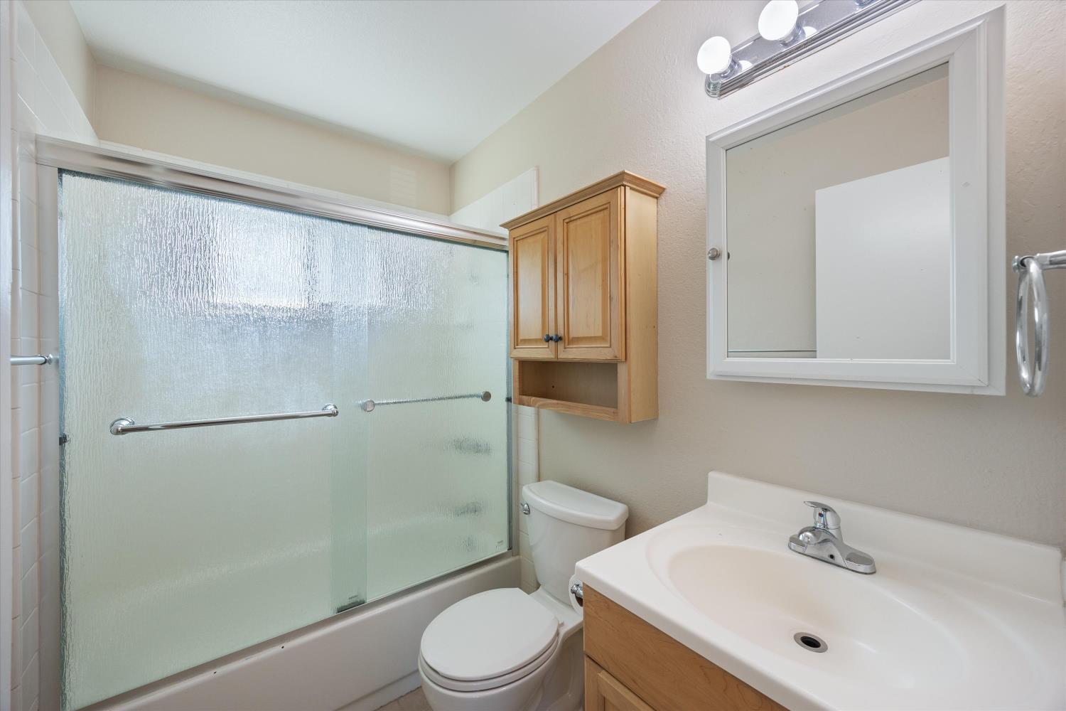 Detail Gallery Image 8 of 39 For 2326 Ramon Dr, Sacramento,  CA 95825 - – Beds | – Baths
