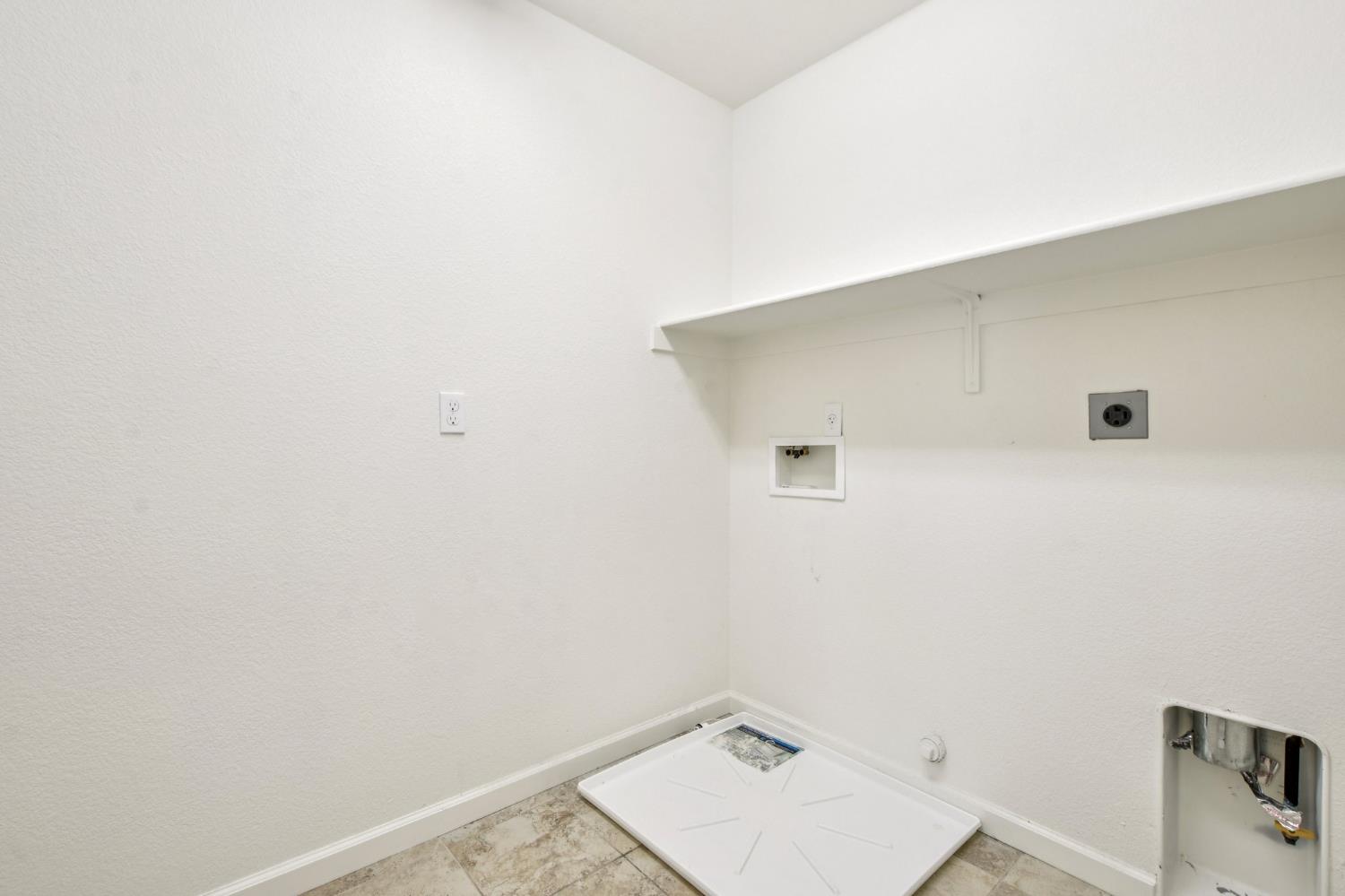 Detail Gallery Image 23 of 25 For 8205 Kramer Ranch Ln, Elk Grove,  CA 95758 - 3 Beds | 2/1 Baths