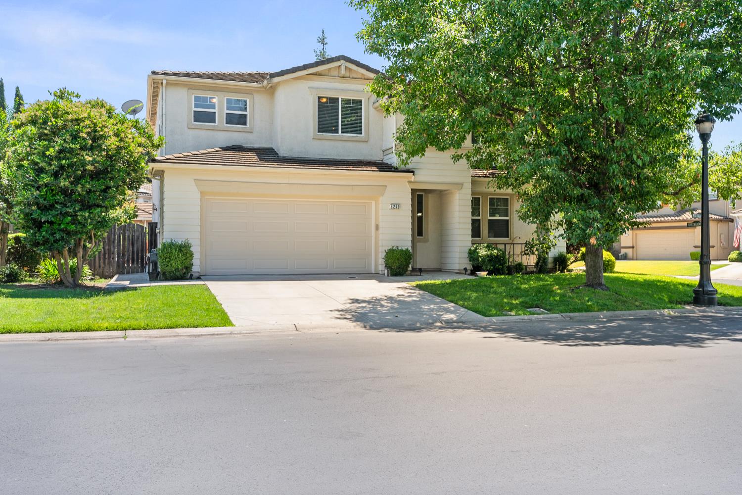 Detail Gallery Image 2 of 68 For 6279 Pine Meadow Cir, Stockton,  CA 95219 - 5 Beds | 3 Baths