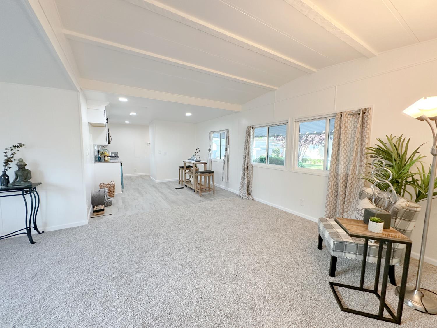 Detail Gallery Image 5 of 27 For 6311 Convention Ln 100, Sacramento,  CA 95828 - 2 Beds | 2 Baths