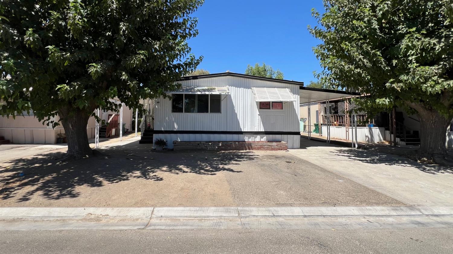 Detail Gallery Image 1 of 16 For 436 N Mercey Springs Rd 69, Los Banos,  CA 93635 - 2 Beds | 1/1 Baths