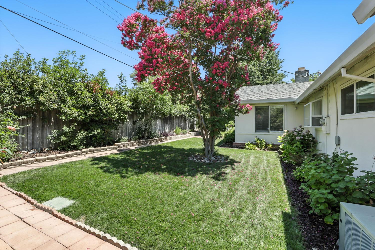 Detail Gallery Image 34 of 37 For 7969 Glenbar Way, Fair Oaks,  CA 95628 - 4 Beds | 2/1 Baths