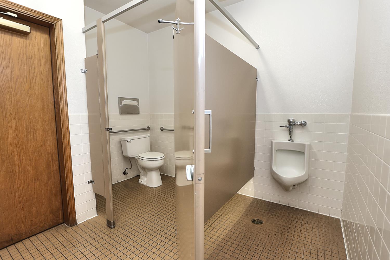 Detail Gallery Image 40 of 51 For 1601 Executive Ct, Sacramento,  CA 95864 - – Beds | – Baths