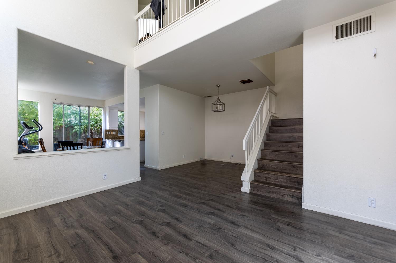 Detail Gallery Image 15 of 37 For 39965 Potrero Dr, Newark,  CA 94560 - 4 Beds | 3 Baths
