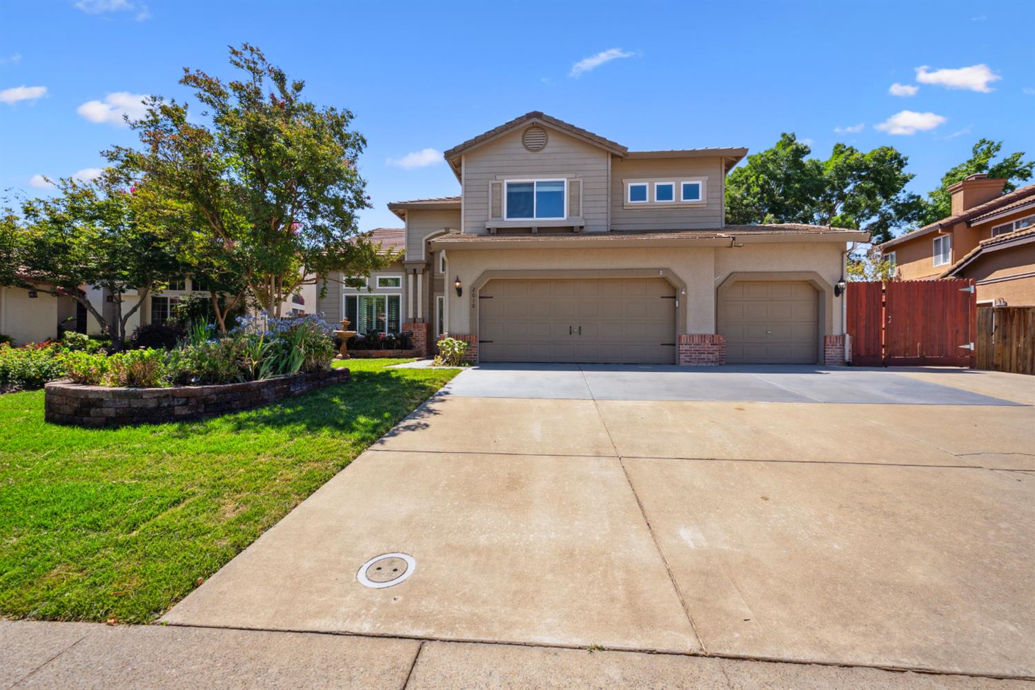 Detail Gallery Image 1 of 51 For 2010 Trailee Ct, Roseville,  CA 95747 - 4 Beds | 3 Baths