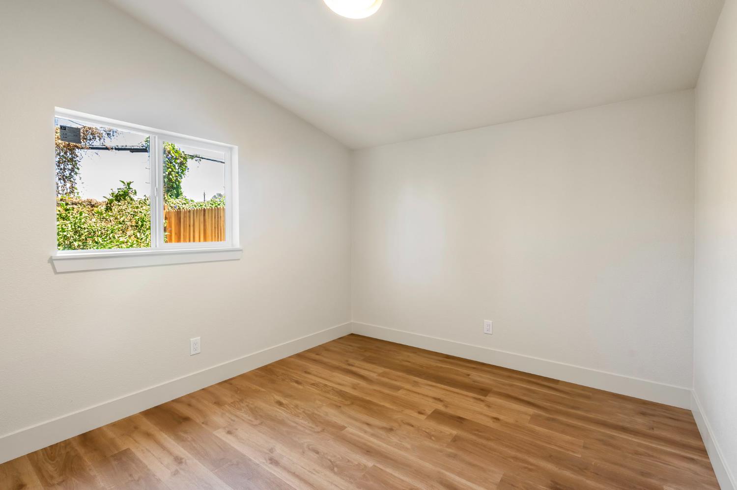 Detail Gallery Image 16 of 23 For 3889 32nd, Sacramento,  CA 95824 - 3 Beds | 2 Baths