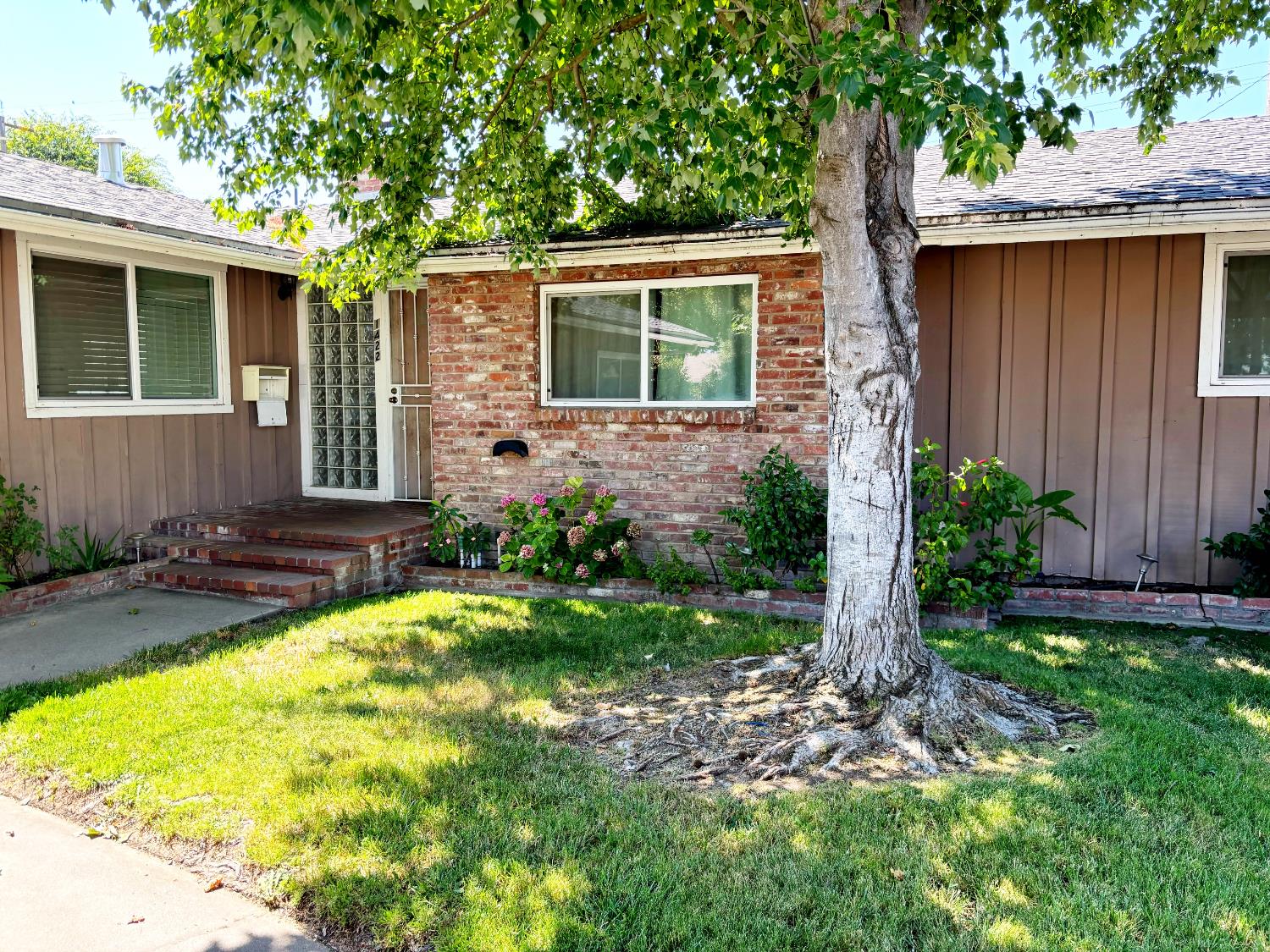 Detail Gallery Image 3 of 35 For 1422 Locke Rd, Modesto,  CA 95355 - 3 Beds | 2 Baths