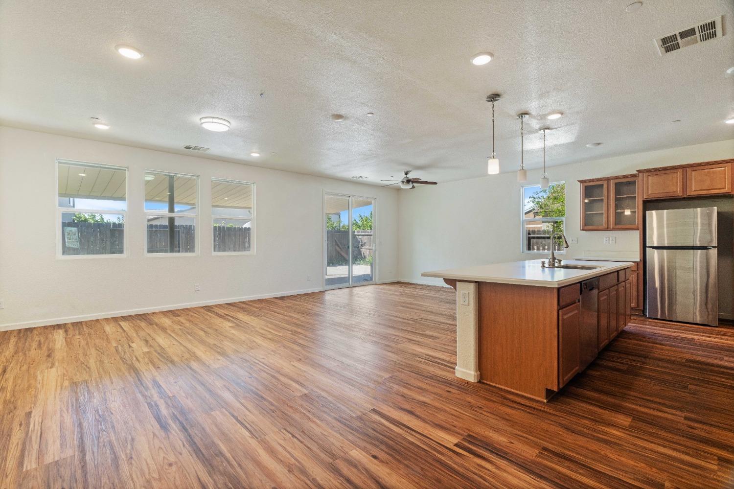 Detail Gallery Image 11 of 26 For 3760 Orbison Ln, Stockton,  CA 95212 - 4 Beds | 3 Baths