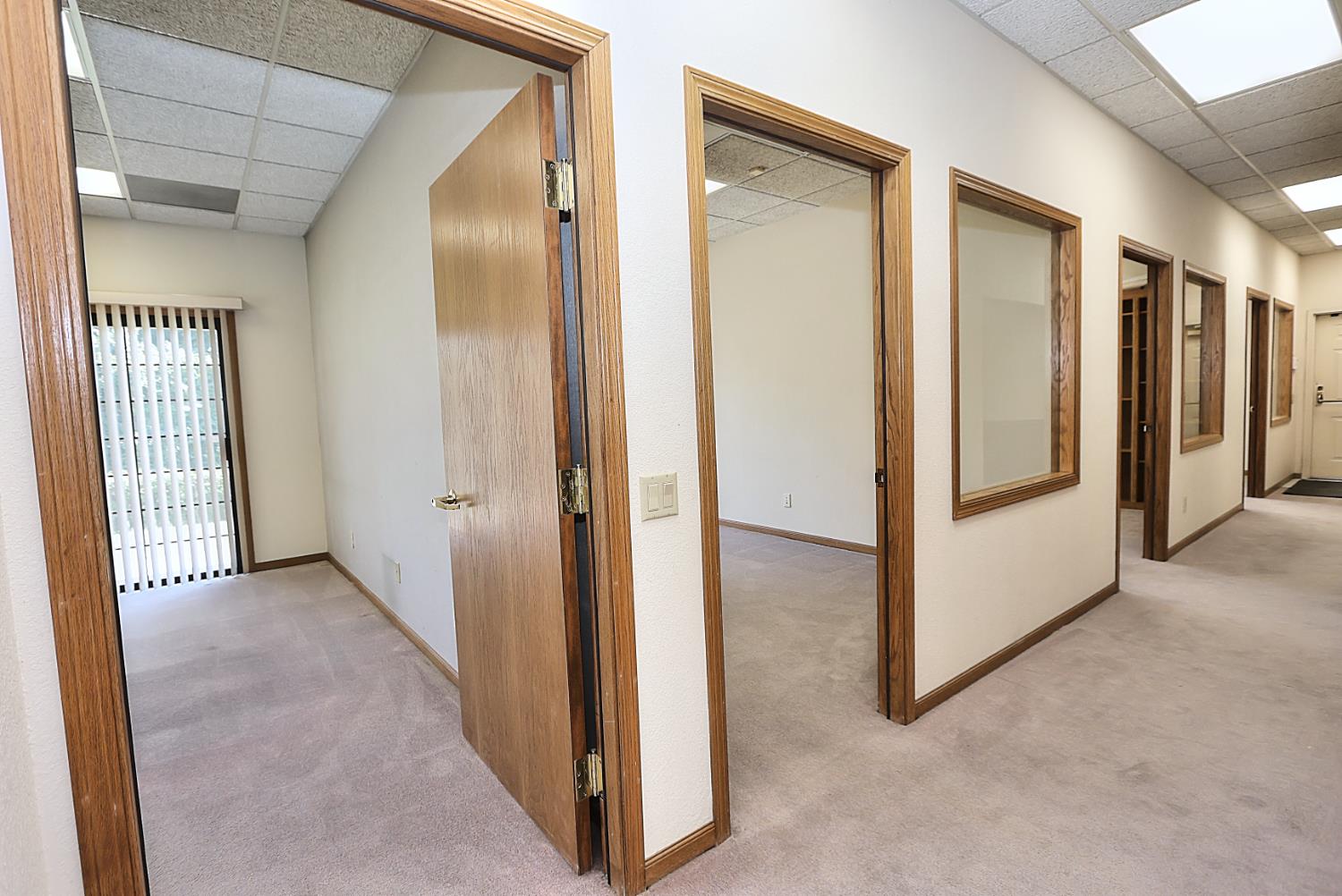 Detail Gallery Image 30 of 51 For 1601 Executive Ct, Sacramento,  CA 95864 - – Beds | – Baths