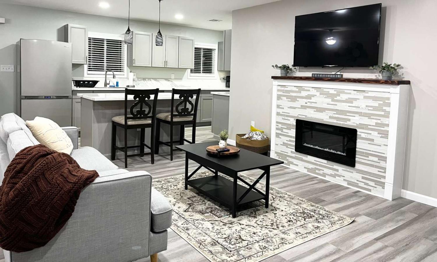 Detail Gallery Image 2 of 25 For 705 Maple Dr, Roseville,  CA 95678 - 2 Beds | 1 Baths